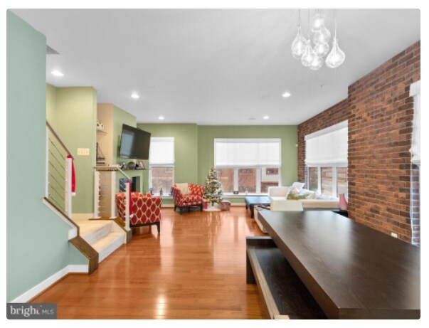 Photo - 5815 Lustine St