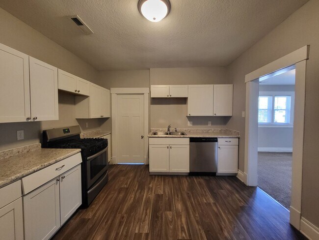 Photo - 2 Bedroom, 1 Bathroom Home!