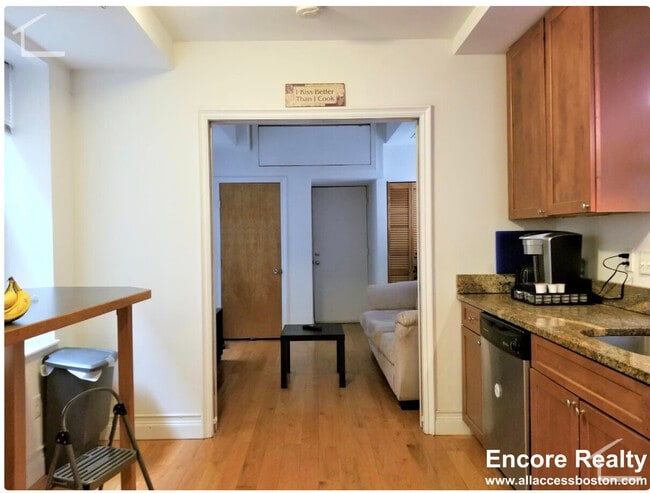 Photo - 64 Louis Prang St Unit #3