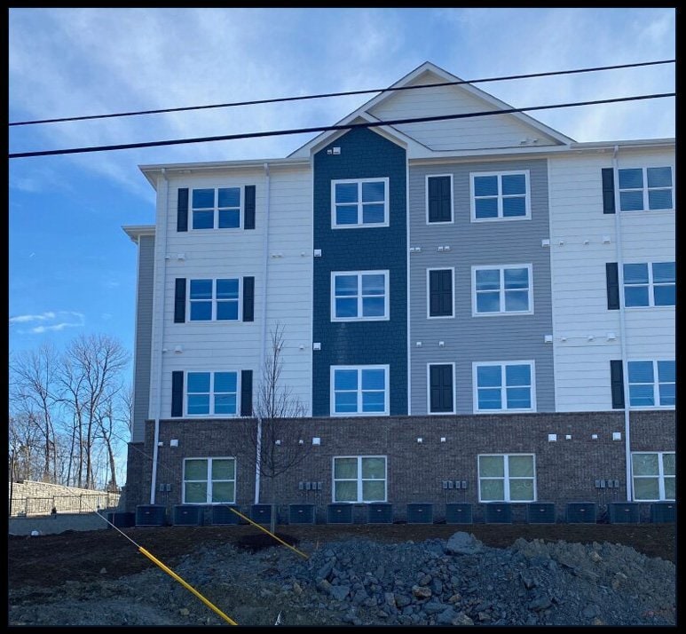 The Leslie - The Leslie Apartments