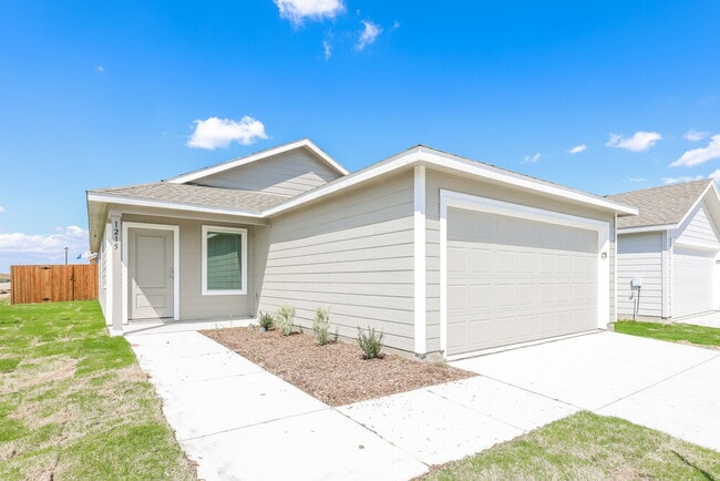 Photo - 1215 Maple St