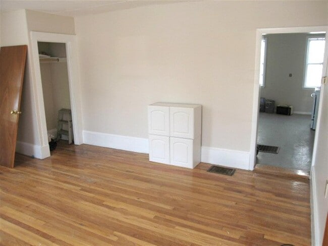 Building Photo - 107 Brookline St Unit 1