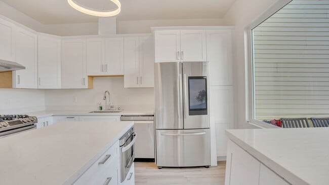 Photo - 2610-2612 Greenwich St Unit 2612