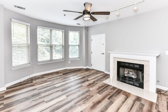 Building Photo - 1851 Stratford Park Pl Unit #208