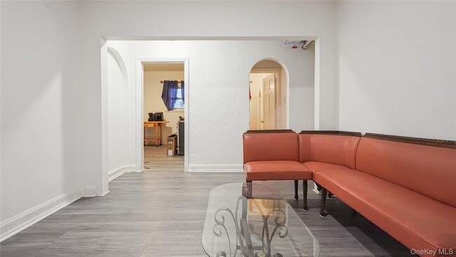 Building Photo - 252 S Tenth Ave Unit 2R