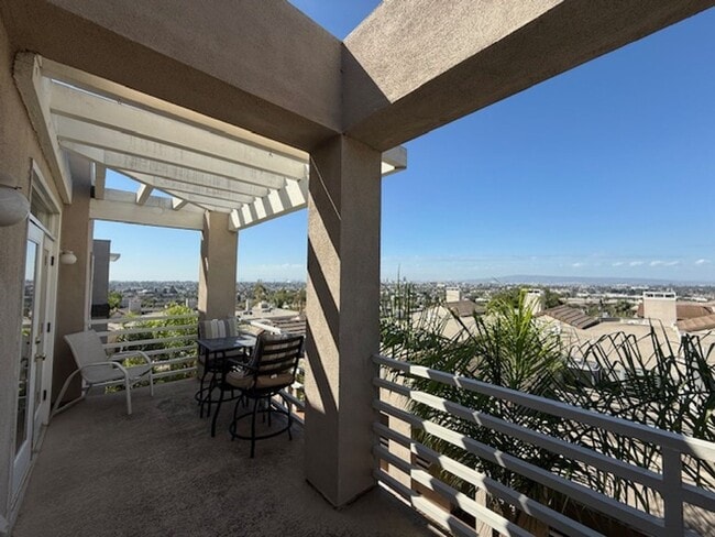 Building Photo - ***COMING SOON*** PENTHOUSE-STYLE Unit 303
