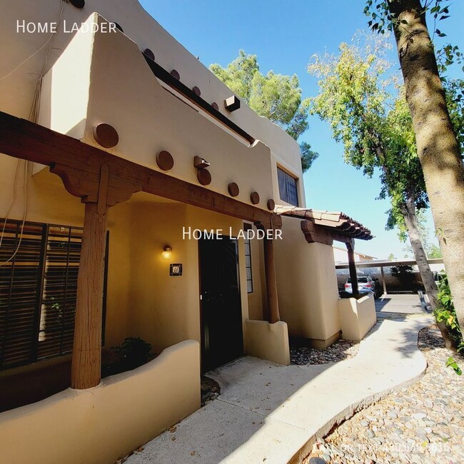 Building Photo - 1446 E Grovers Ave Unit #11 Rental
