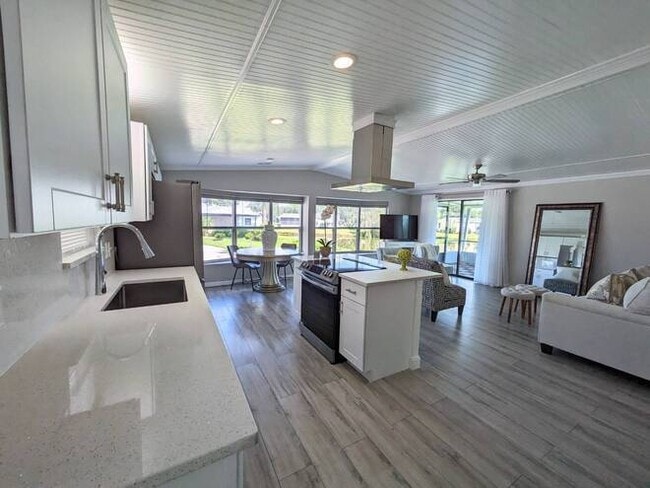 Photo - 79 N Meadow Dr