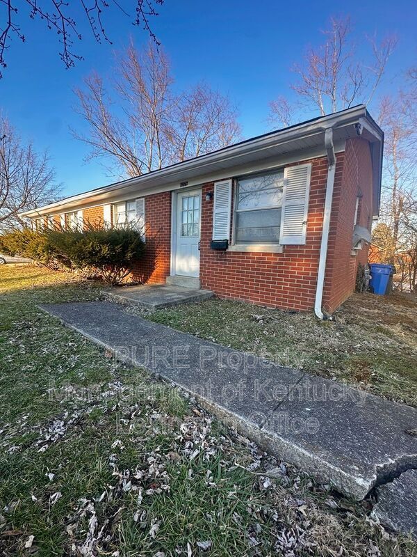 Photo - 627 1/2 Silverleaf