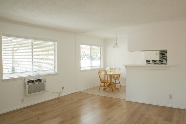 Photo - 460 Vista Ave Unidad C