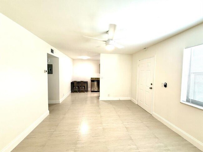 Photo - 607 NE 29th Dr Unit 24