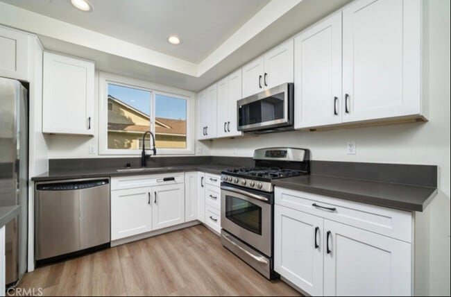 Photo - 523 Larkin Dr