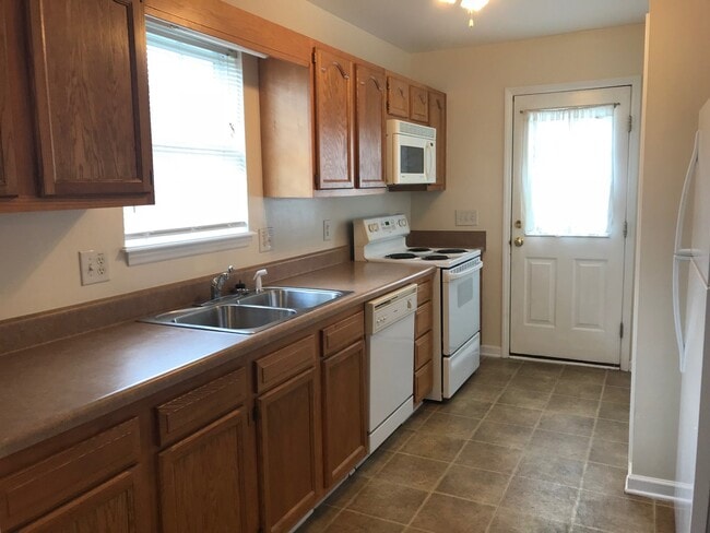 Photo - 200 Manning Way
