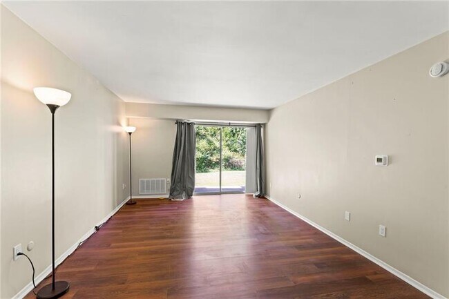 Photo - 4073 Sanlin Dr