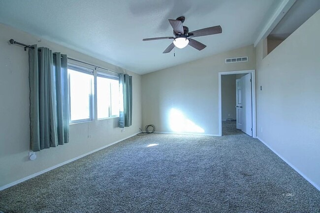 Photo - 935 W Sullivan Ave