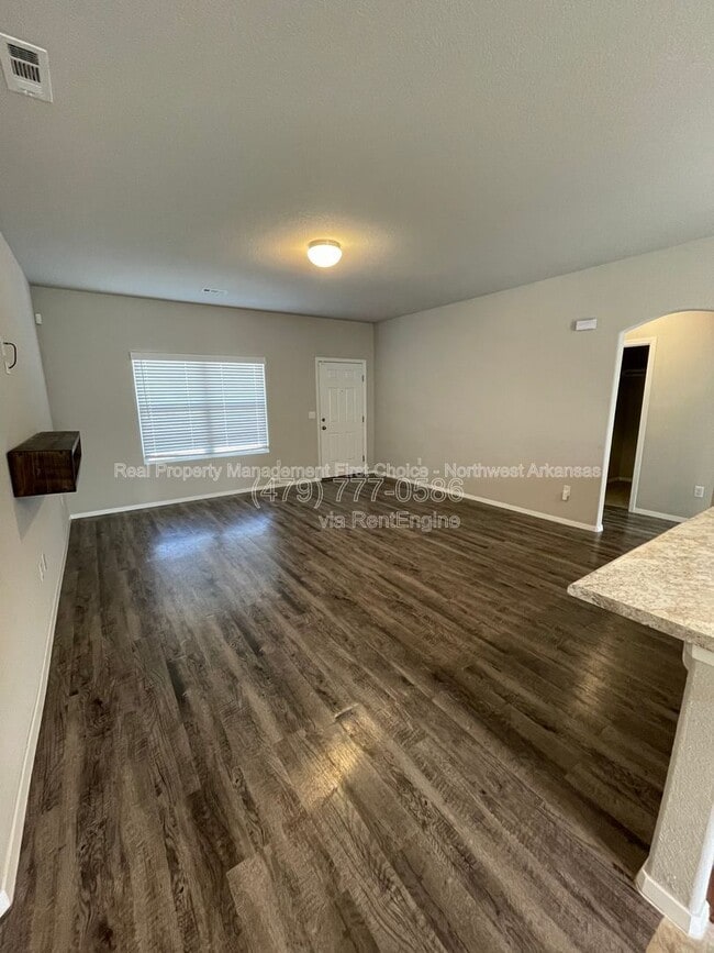 Photo - 2429 Sebright Ave