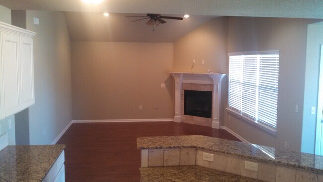 Photo - 451 Ravenna Dr