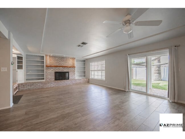 Photo - Experience Modern Living in this Exceptional 3/2 Phoenix House!