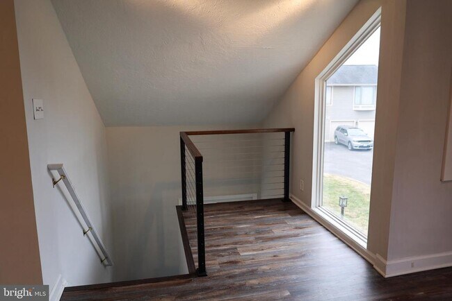 Photo - 15 Mariners Way