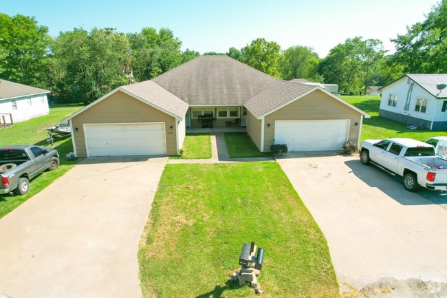 Building Photo - 63161 E 291 Rd Rental
