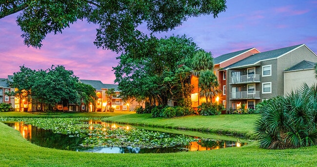 Seasons 704 Apartments
