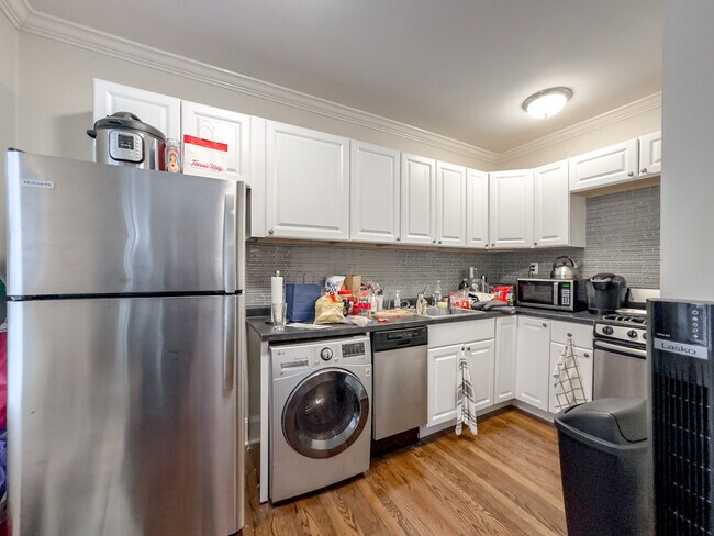 Photo - 2129 N Dayton St Unit 302