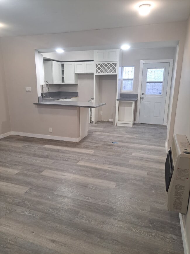 8315 S Central Ave Unit 1