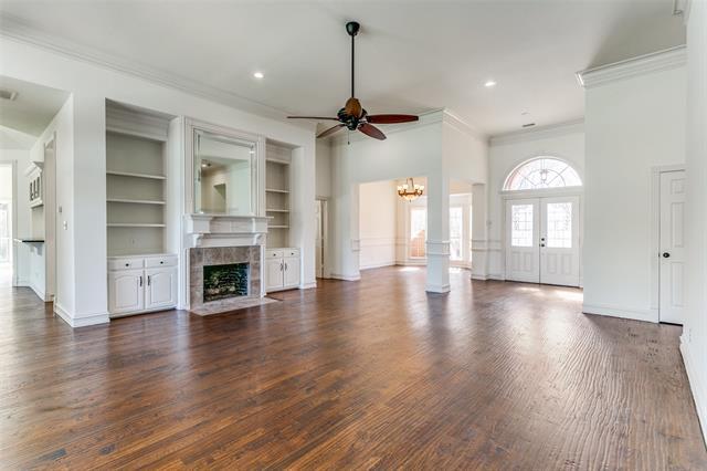 Photo - 1015 Brazos Dr