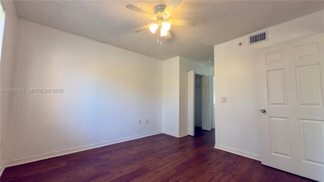 Photo - 4177 N Haverhill Rd Unidad 814