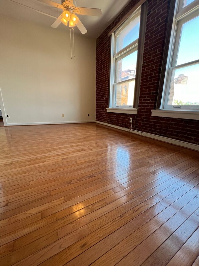 Photo - 1010 Race St Unit 5BC