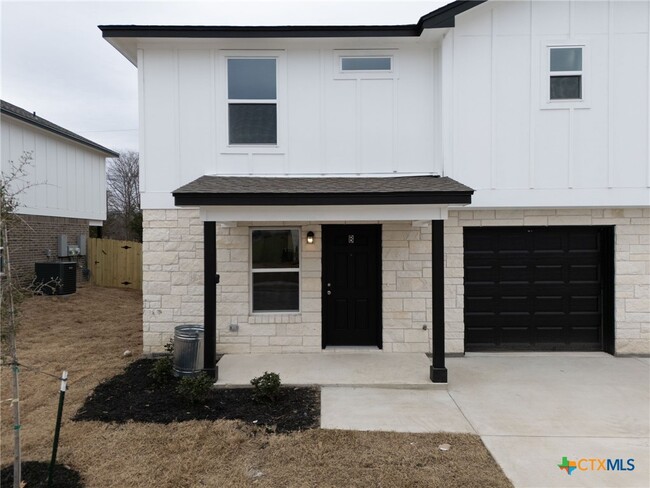 Building Photo - 803 Meadow Cir Rental