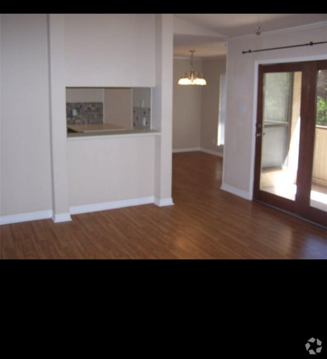 Building Photo - 2101 Rainbow Dr Rental