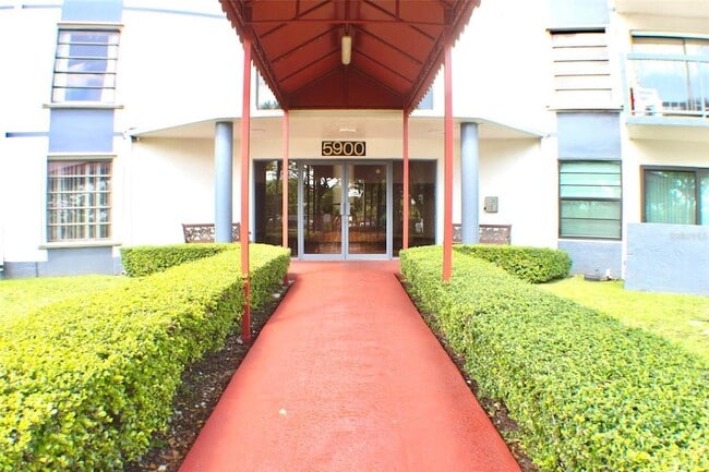 Building Photo - 5900 SW 127th Ave Unit 3213