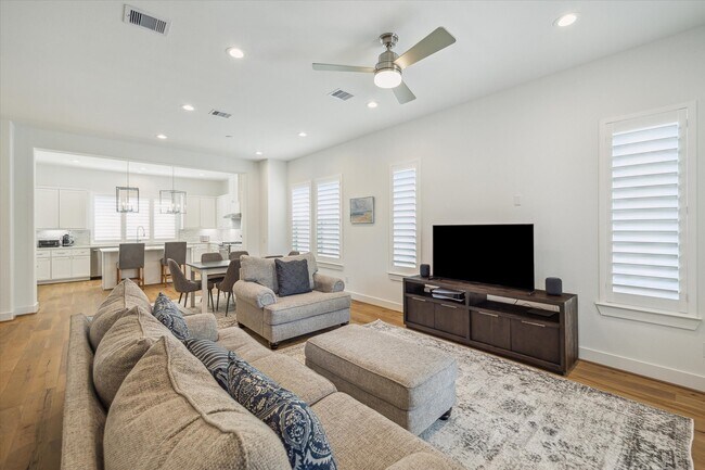 Photo - 930 Dunleigh Meadows Ln