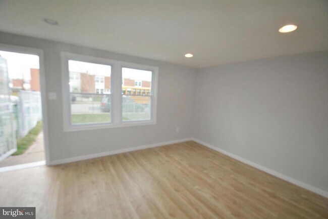 Photo - 7915 Eastdale Rd