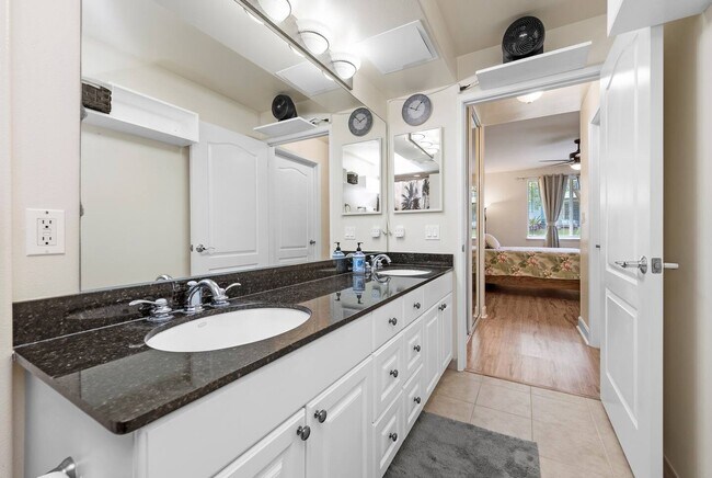 92-1047-1047 Olani St