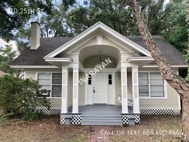 Building Photo - 910 25th St Rental