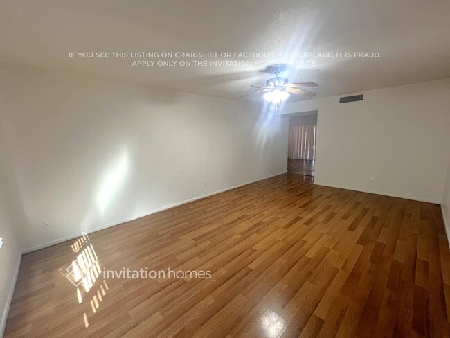 Photo - 1904 E Greenway Dr