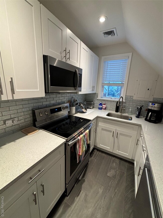 Building Photo - 50-37-50195 195th St