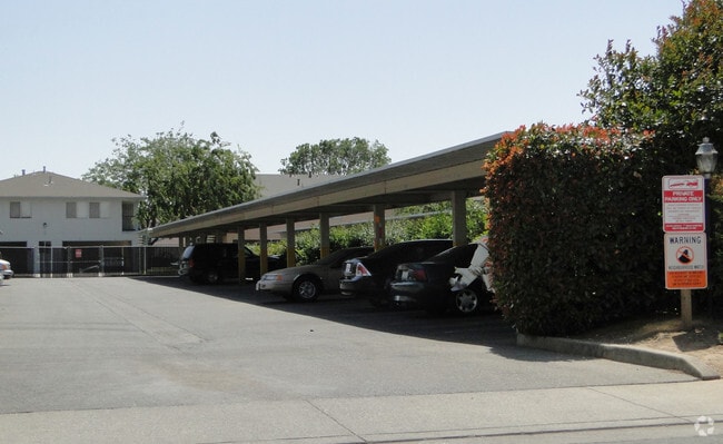 Photo - Quail Oaks Apartments