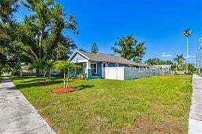 Photo - 2205 Quincy St S