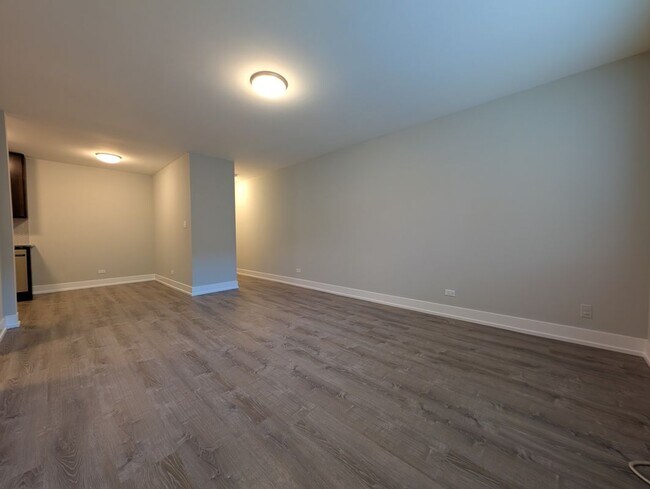 Photo - 530 W Surf St Unit 310