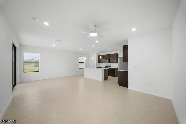 Building Photo - 270 Silent Lk Dr