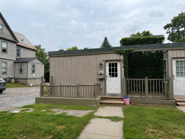 Building Photo - 40 Colchester Ave Unit 2