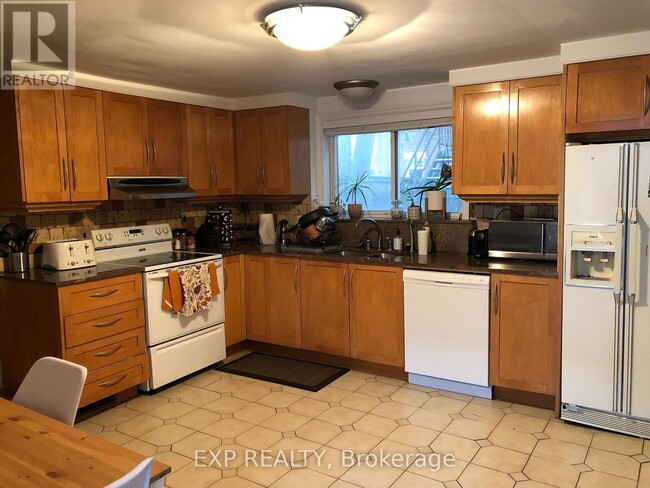 Photo - 240 Breezehill Ave S Unit 1
