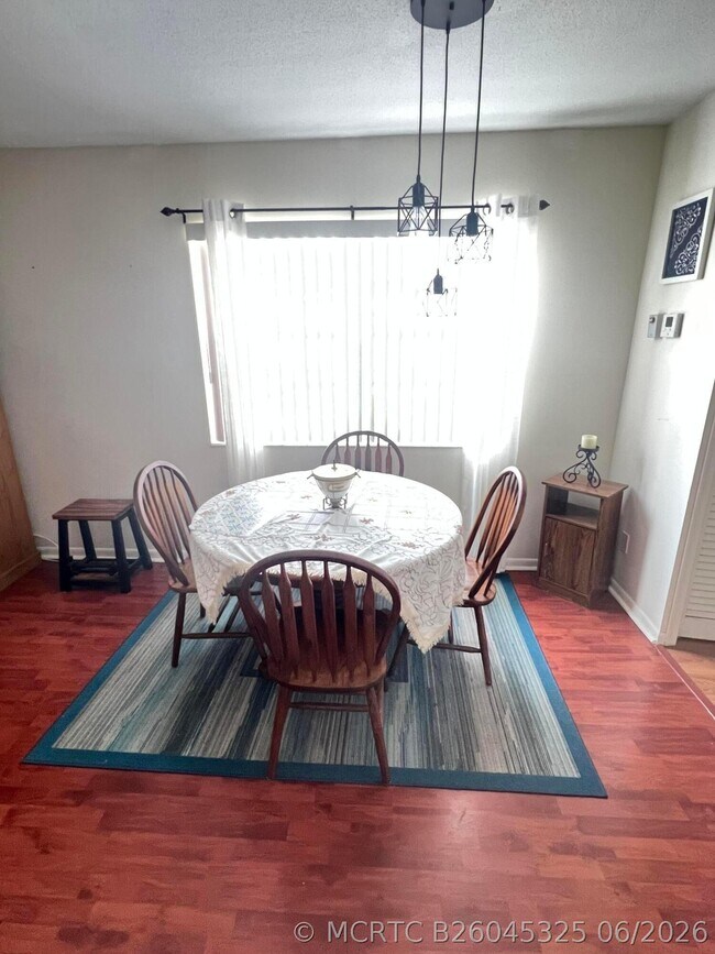 Photo - 165 Easthampton G