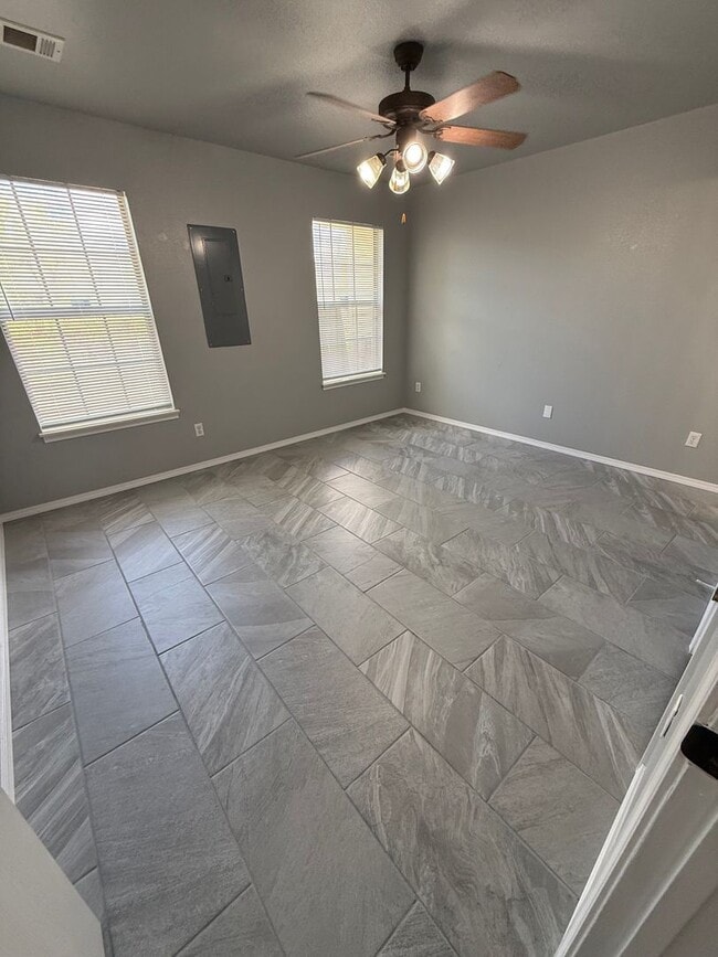 2524 Dora Rd Unit B