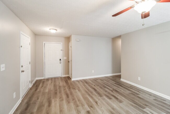 Photo - 160 Avery Dr