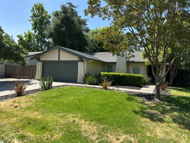 Building Photo - 3 Bed 2 Bath Single Family Home In Danvill...