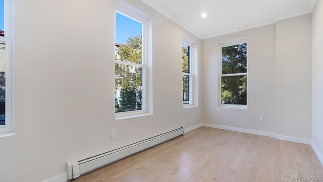 Photo - 386 Chauncey St Unit 1